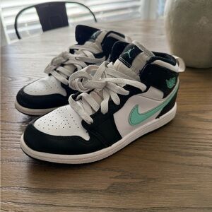Jordan Kids Black and White Sneakers with Mint Highlights